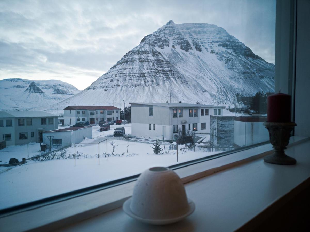 Apartment With Amazing Mountain View Bolungarvík Exteriör bild