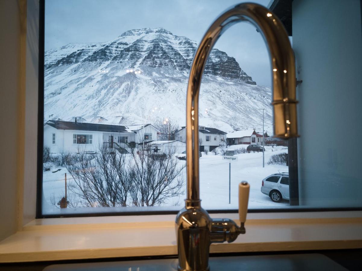 Apartment With Amazing Mountain View Bolungarvík Exteriör bild