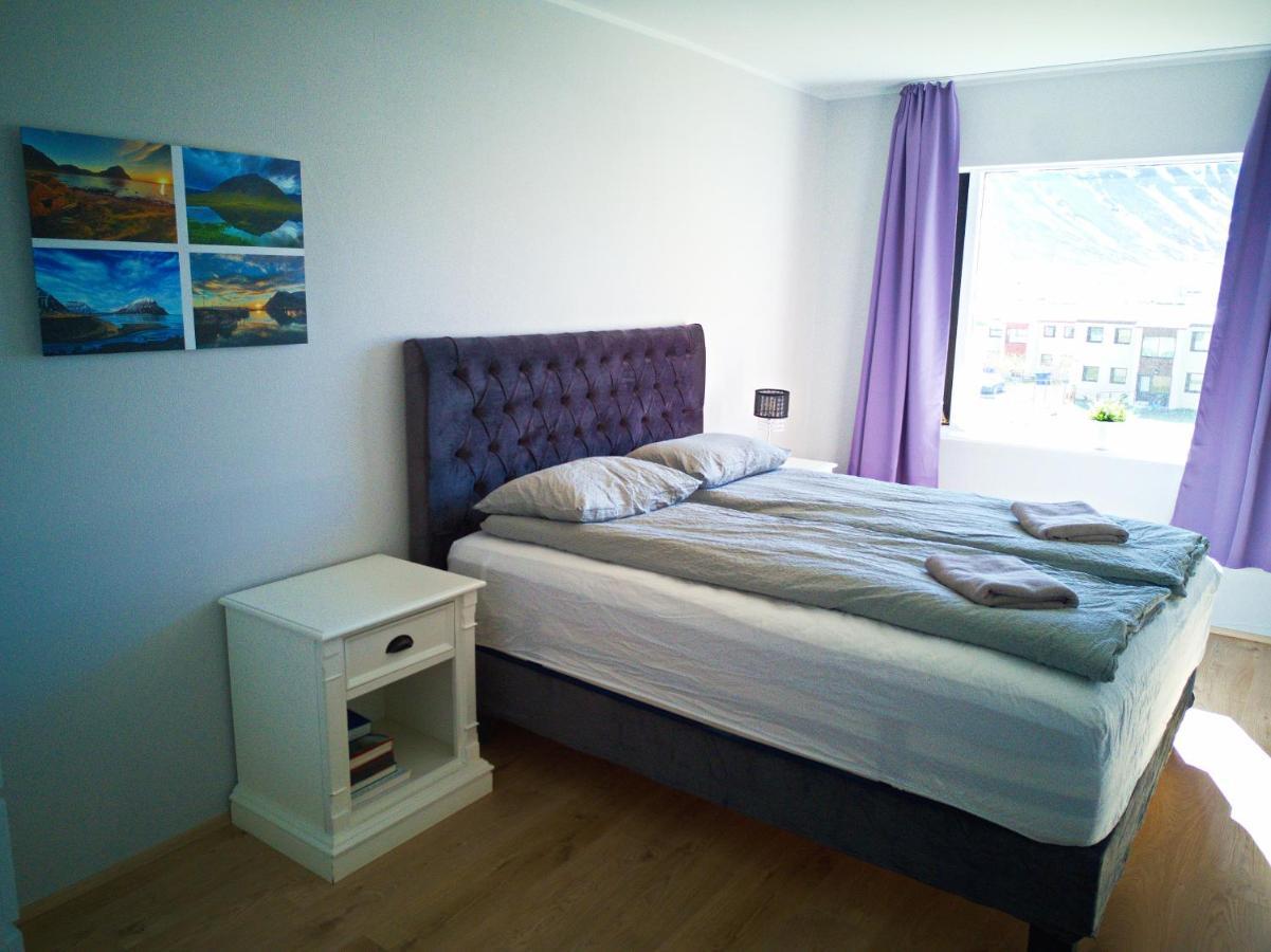 Apartment With Amazing Mountain View Bolungarvík Exteriör bild