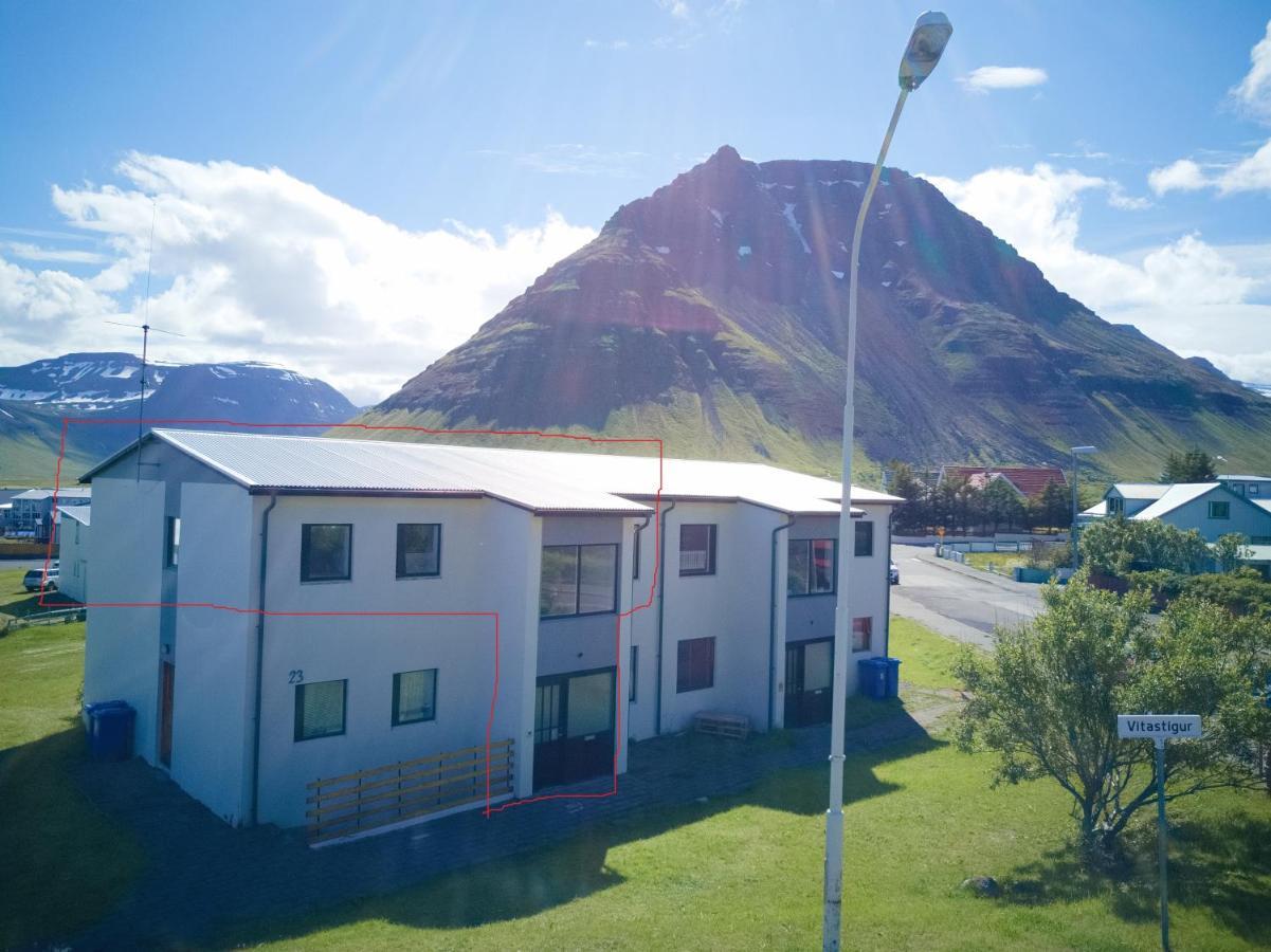 Apartment With Amazing Mountain View Bolungarvík Exteriör bild